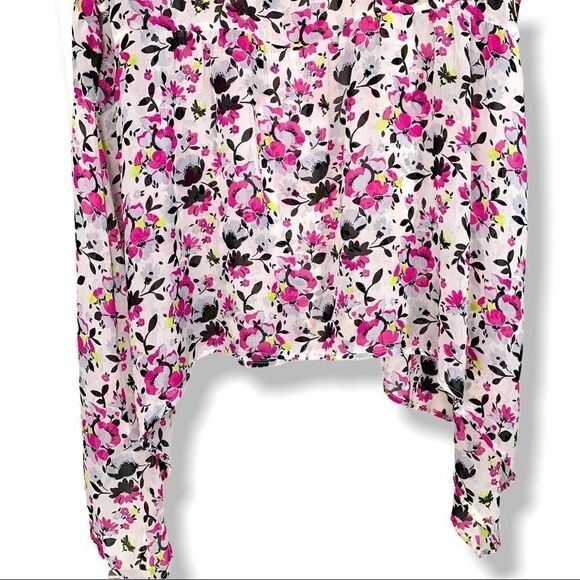 Torrid FLORAL CHIFFON SHARKBITE TANK TOP - Picture 8 of 8